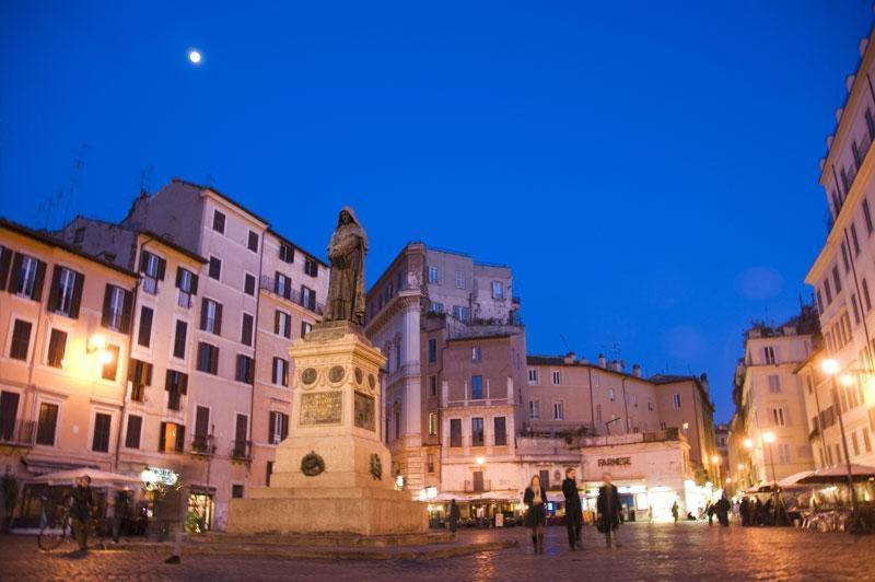 Casa Vacanze Campo De' Fiori Rzym Zewnętrze zdjęcie
